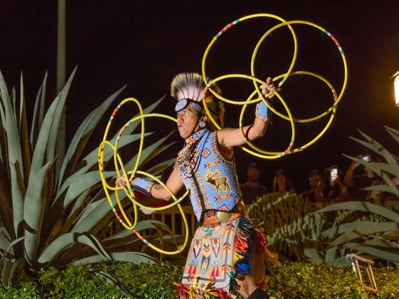 Tony Duncan hoop dancing